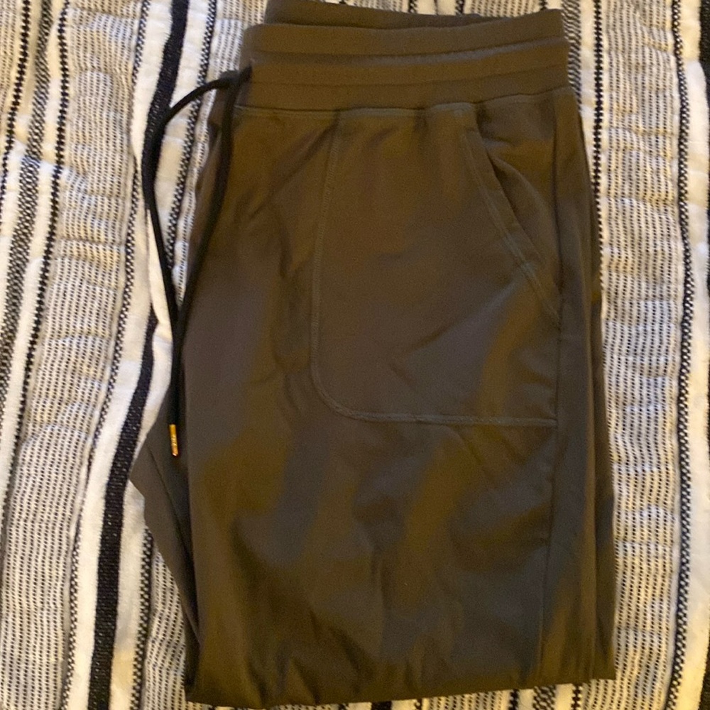 Zyia Peak Zipper Joggers - XXL (size 14) shirt